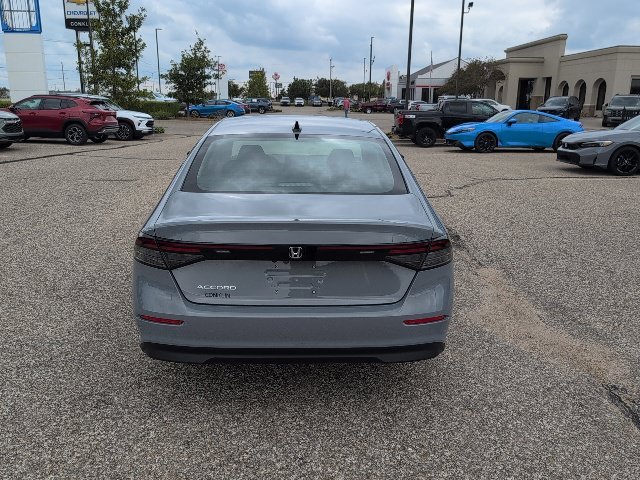 New 2026 Urban Gray Pearl Honda SE image 18