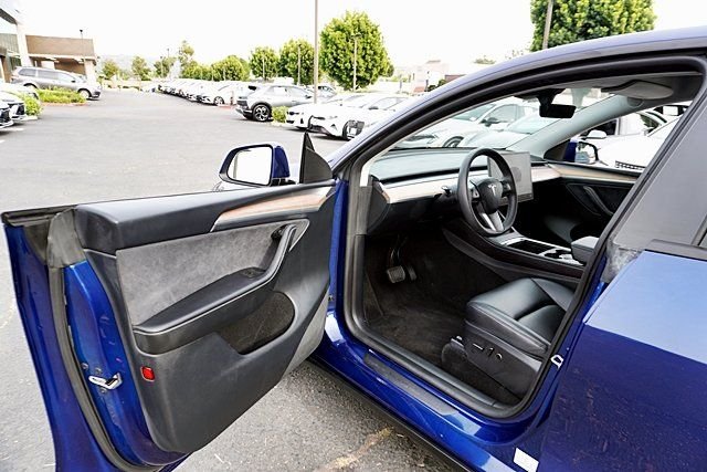 Used 2024  Tesla Long Range image 46