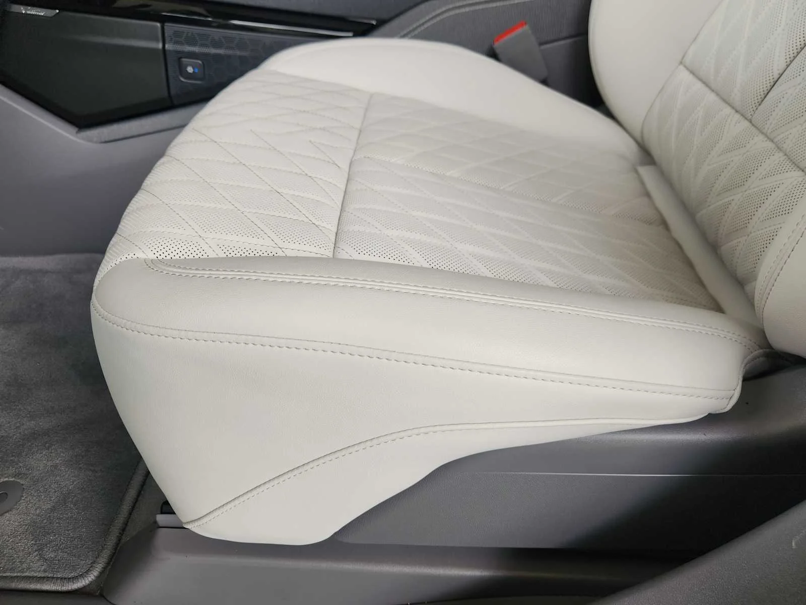 New 2026 Luna Metallic Cadillac Sport image 17