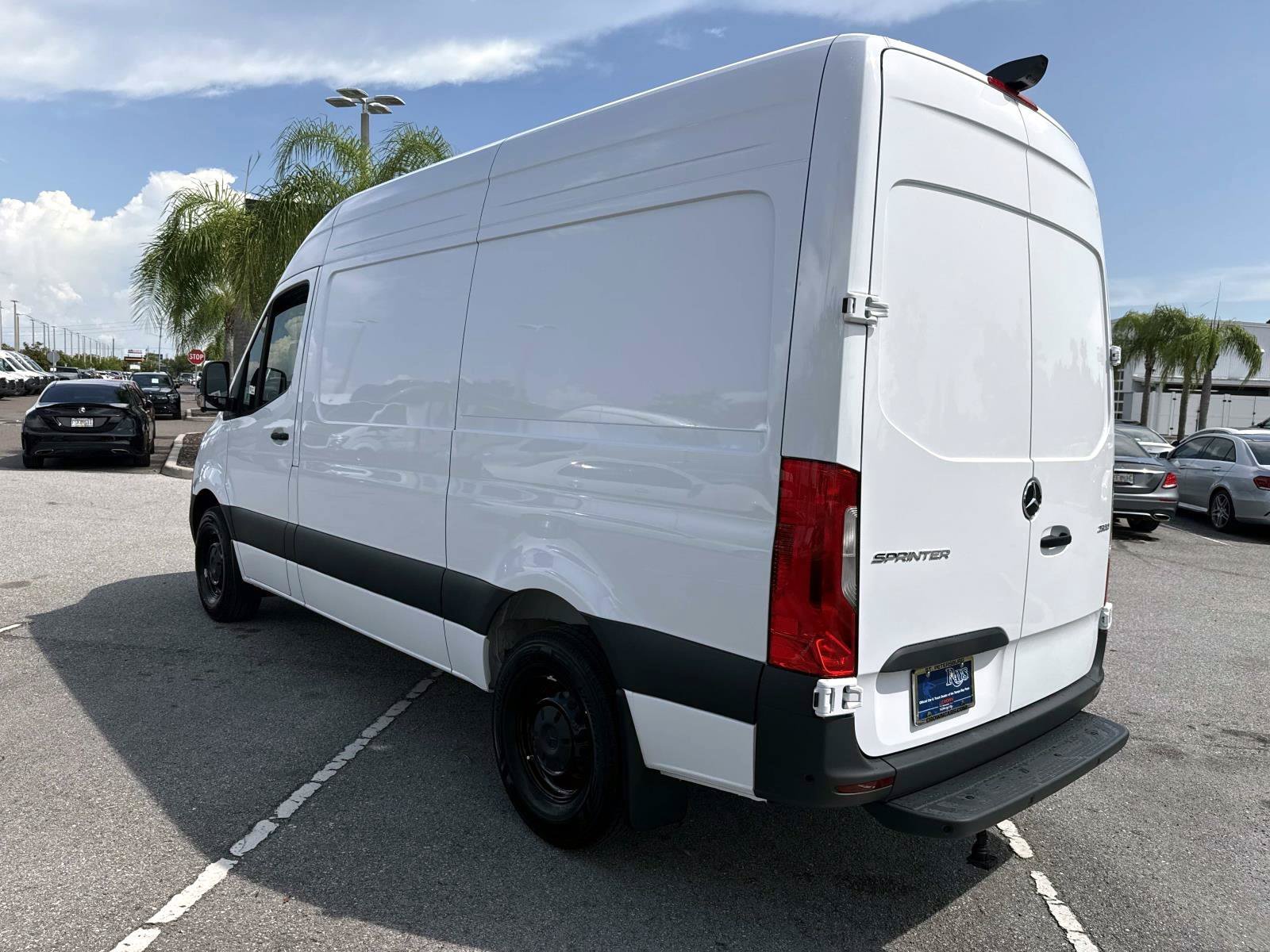New 2026 Arctic White Sprinter Cargo 144 WB image 3