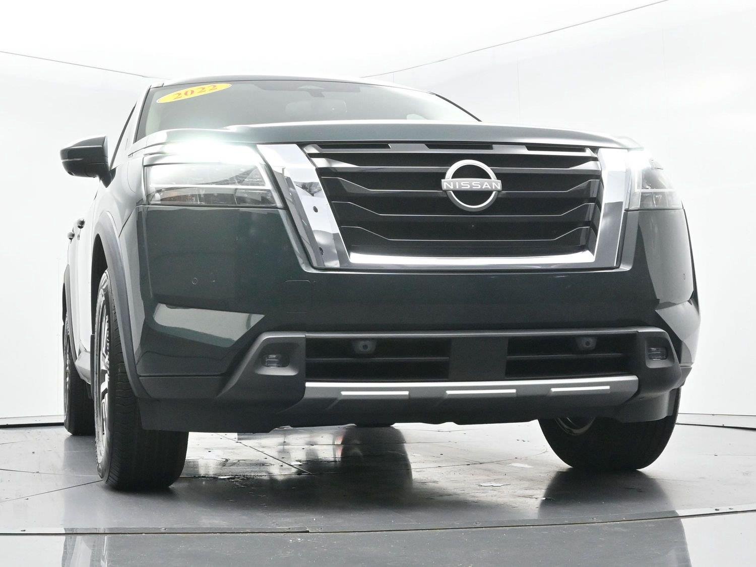 Used 2022 Green Nissan SL image 52