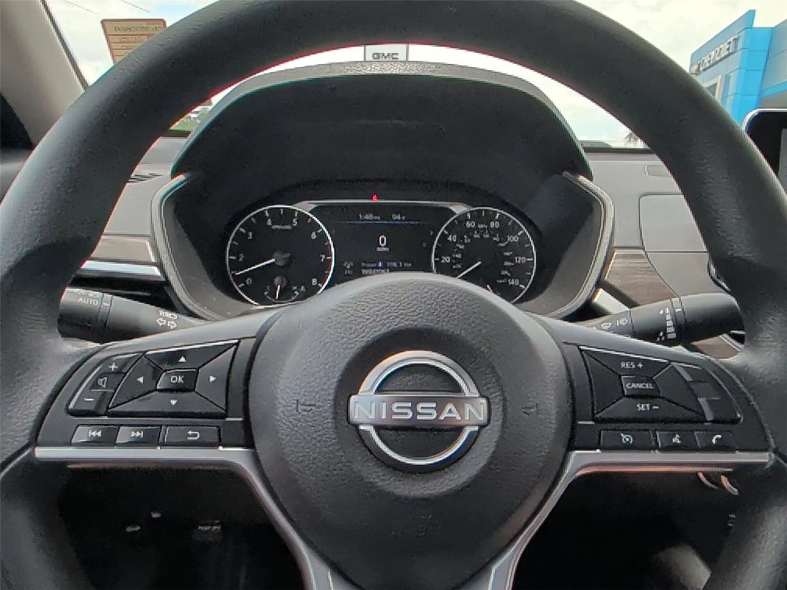 Used 2025 Garnet Pearl Metallic Nissan SV image 22