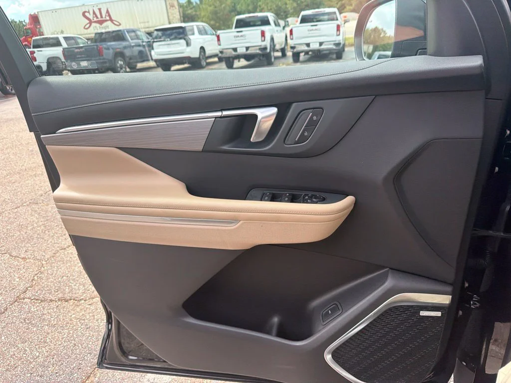 Used 2025 Ebony Twilight Metallic Buick Preferred image 9