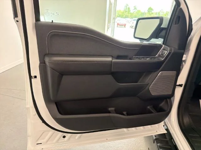 New 2026 Oxford White Ford Lariat® image 30