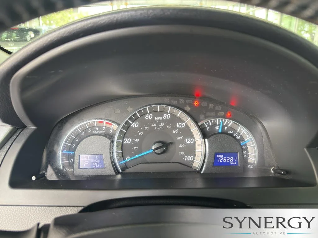 Used 2014 Magnetic Gray Metallic Toyota SE image 11