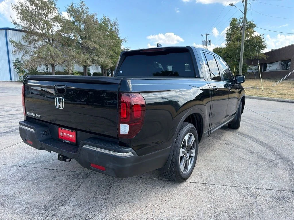 Used 2017 Black Honda RTL image 6