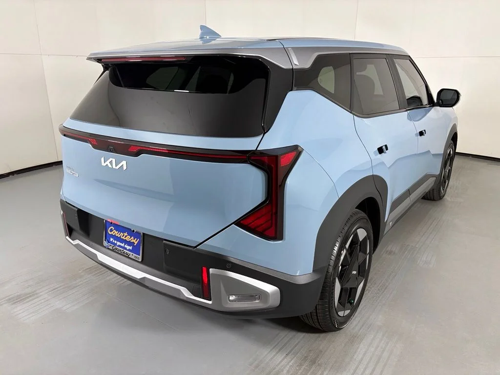 New 2027 Frost Blue Kia S image 8