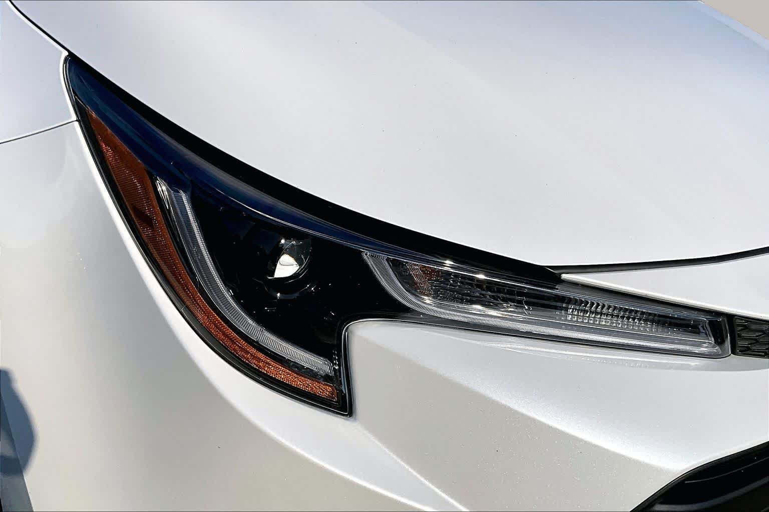 Certified Used 2026 Wind Chill Pearl Toyota LE image 28