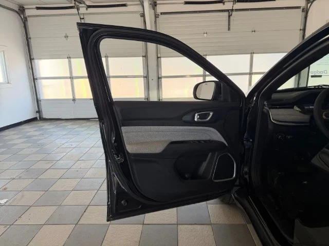 Certified Used 2023 Black Jeep Latitude image 28