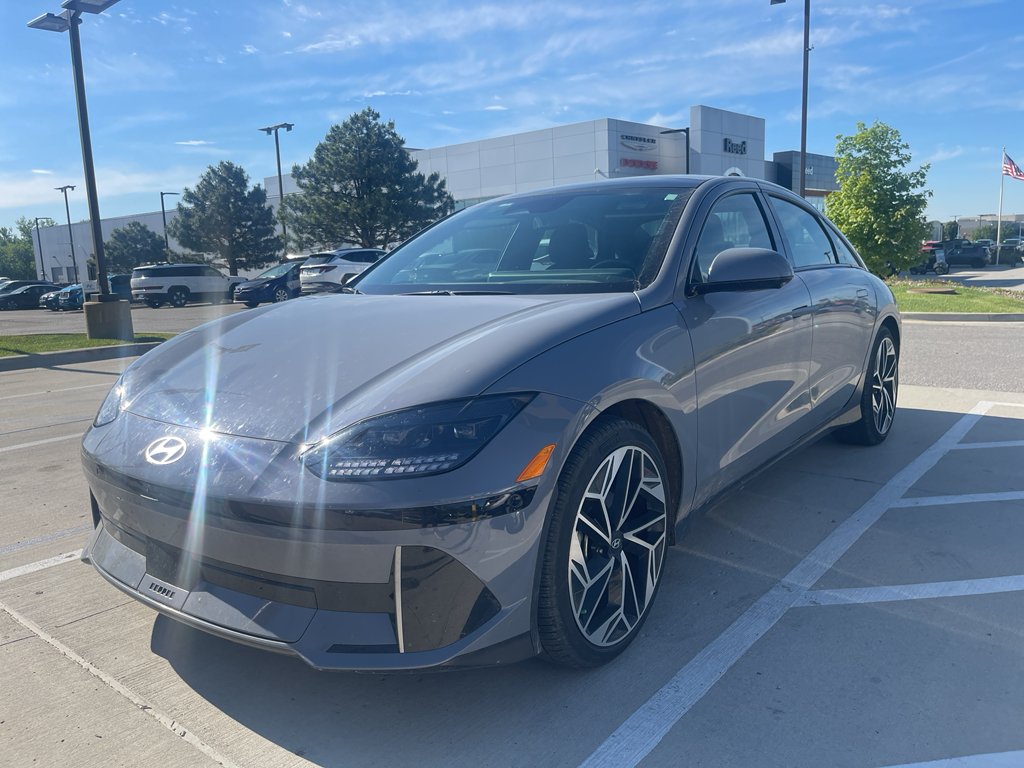 Used 2024 Gray Hyundai Limited image 7