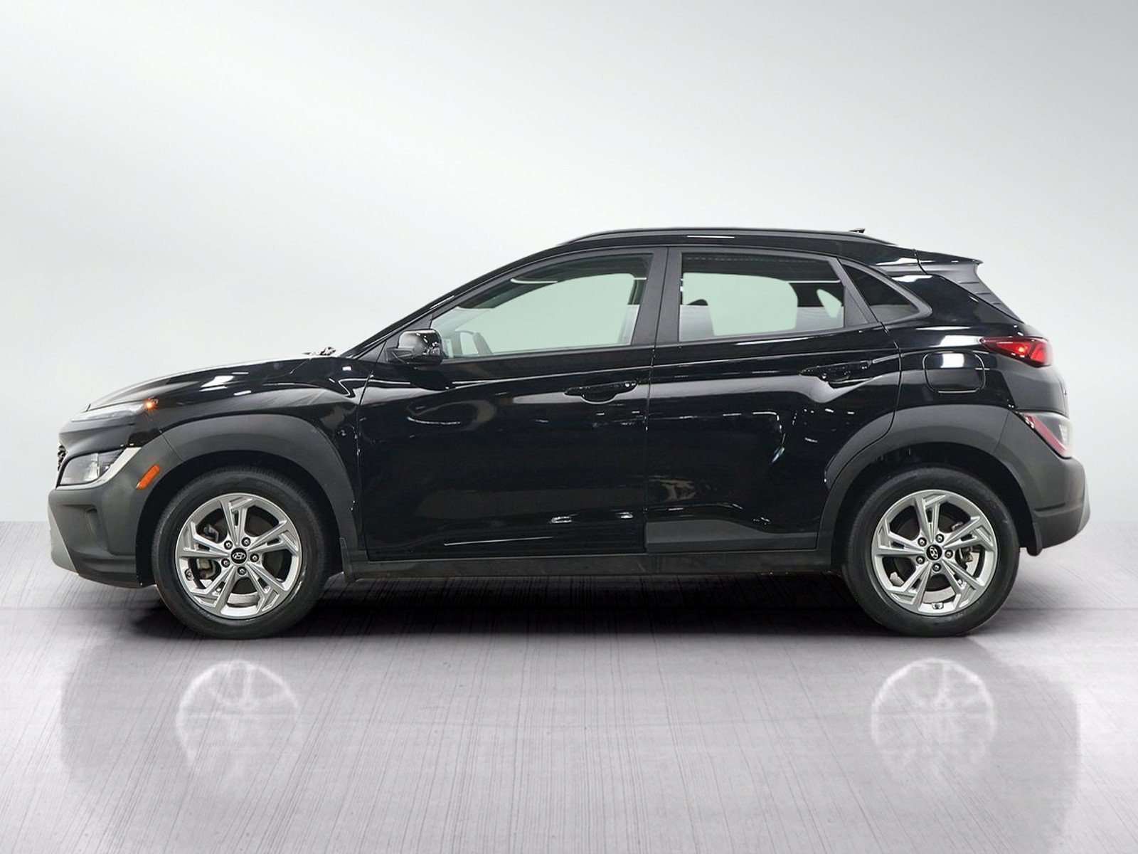 Used 2023 Hyundai Kona SEL with VIN KM8K6CAB8PU991620 for sale in Minneapolis, Minnesota