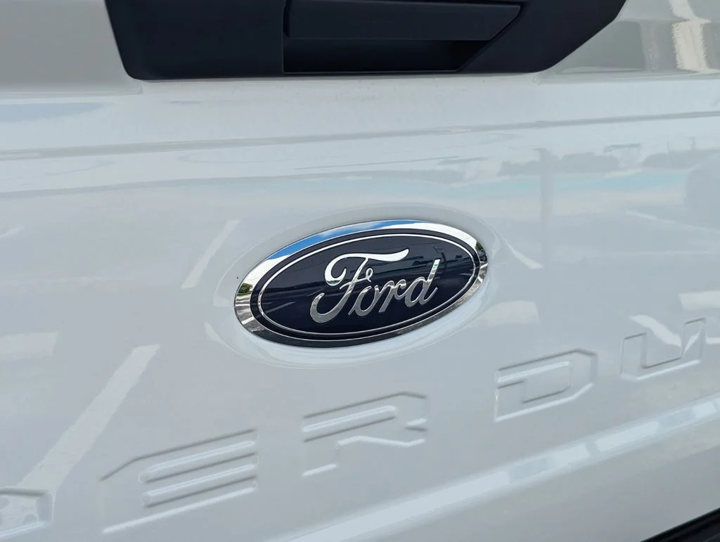 New 2026 Oxford White Ford F-250® XL image 11