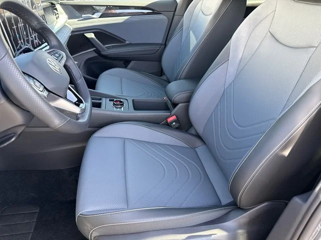 New 2026 Platinum Gray Metallic Volkswagen 2.0T SE R-Line Black image 40