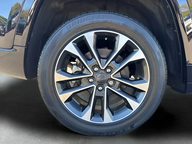 Used 2022 Brown Jeep Overland 4xe image 40