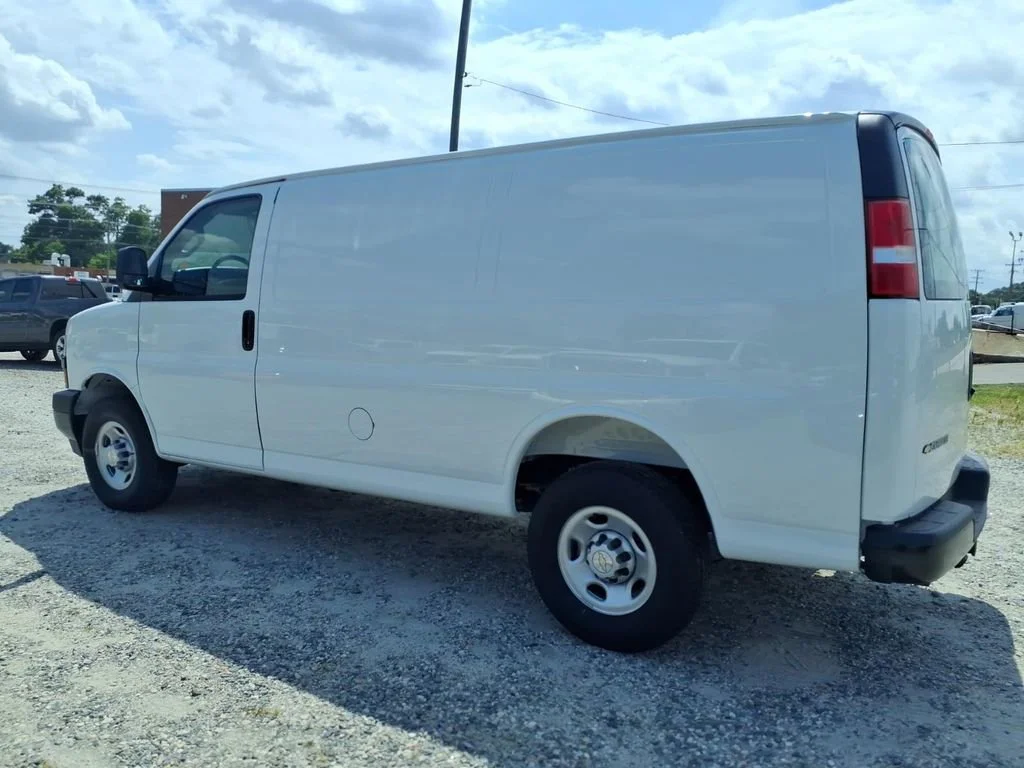2026 Chevrolet Express Cargo Work Van - Photo 19