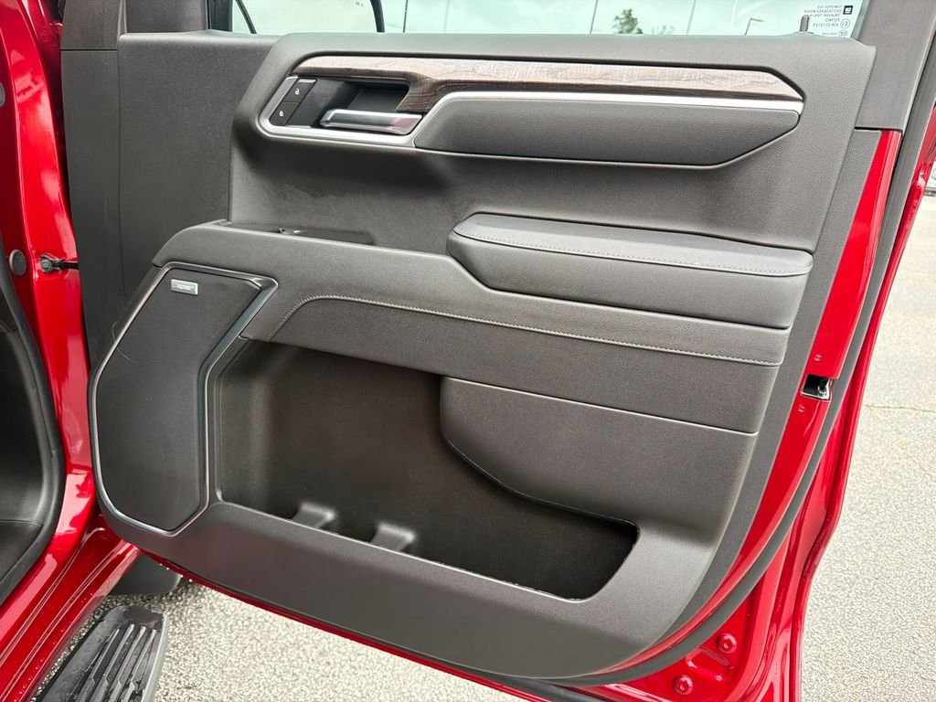 2025 Chevrolet Silverado 1500 LTZ - Photo 14