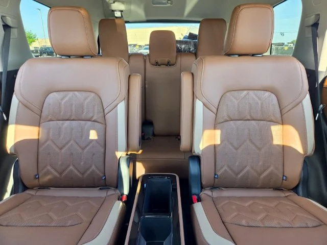 New 2026 Everest White Pearl TriCoat Nissan Platinum image 12