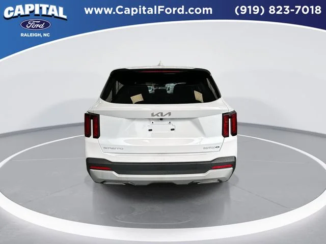 Used 2025 White Kia LX image 7