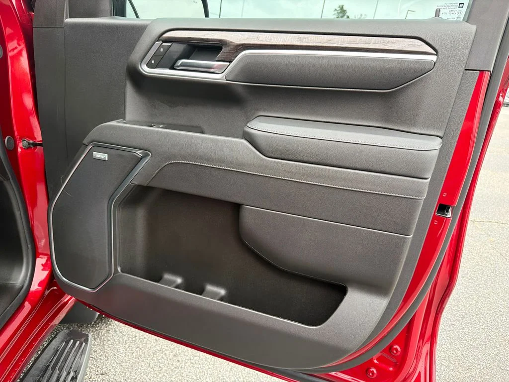 Used 2025 Red Chevrolet LTZ image 14