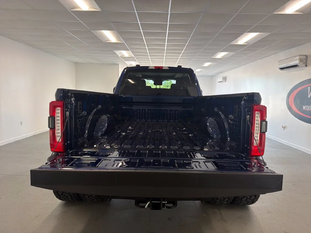Used 2027 Blue Ford Lariat image 9