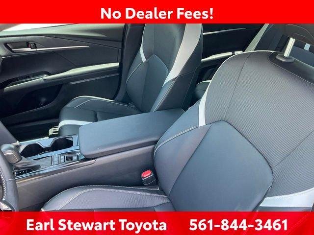 Certified Used 2025 PRECIOUS METAL Toyota  image 18