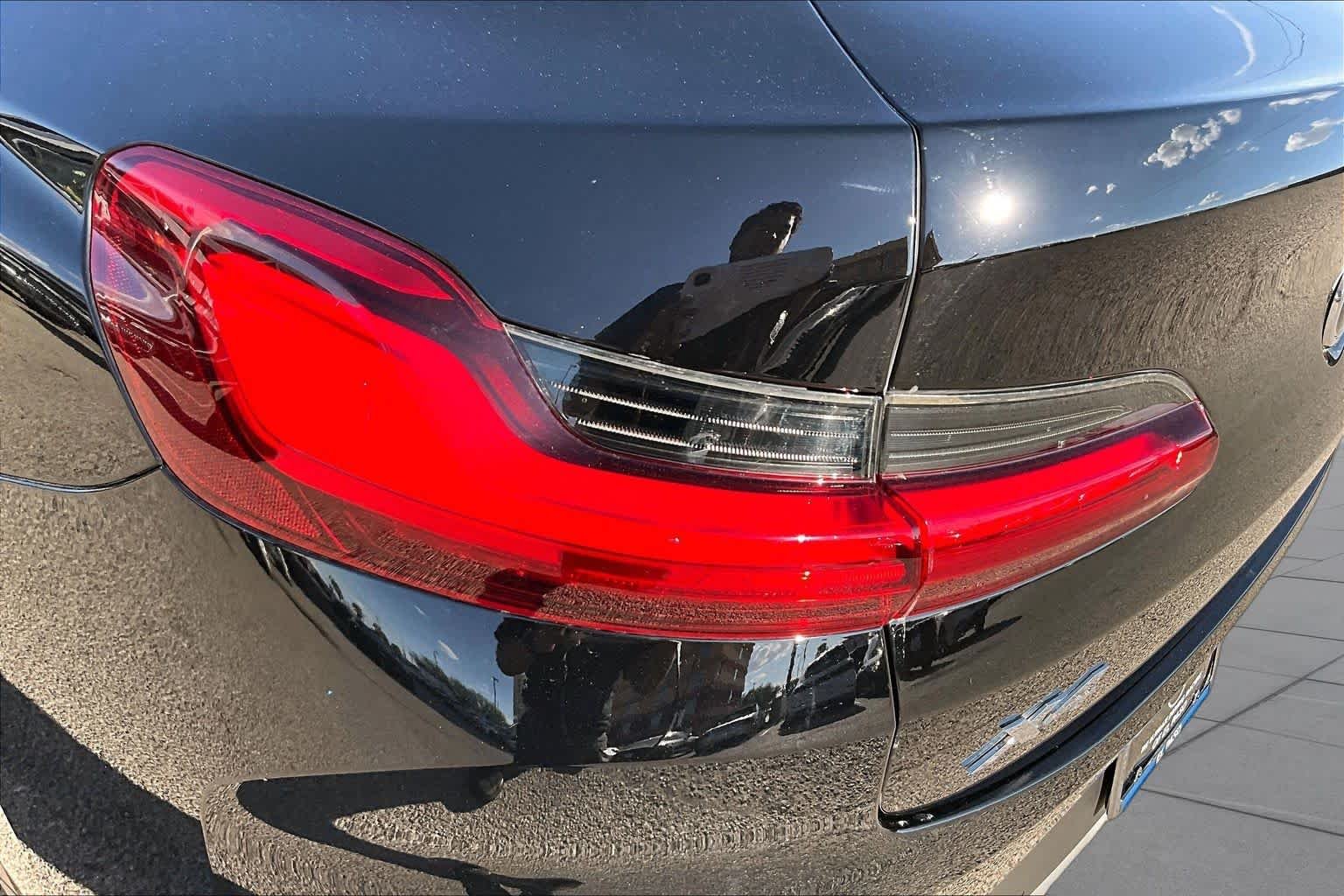 Used 2025 Jet Black BMW xDrive30i image 28