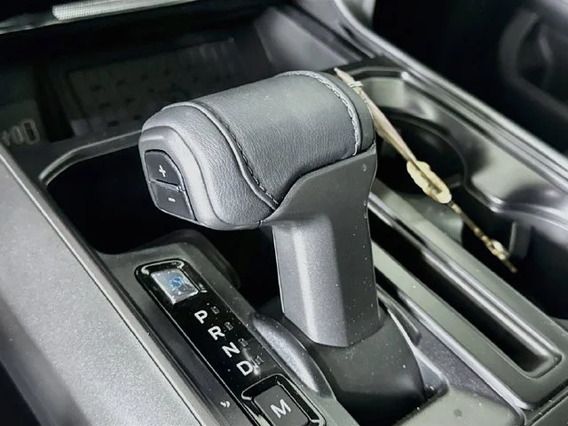 New 2026 Oxford White Ford Lariat image 17