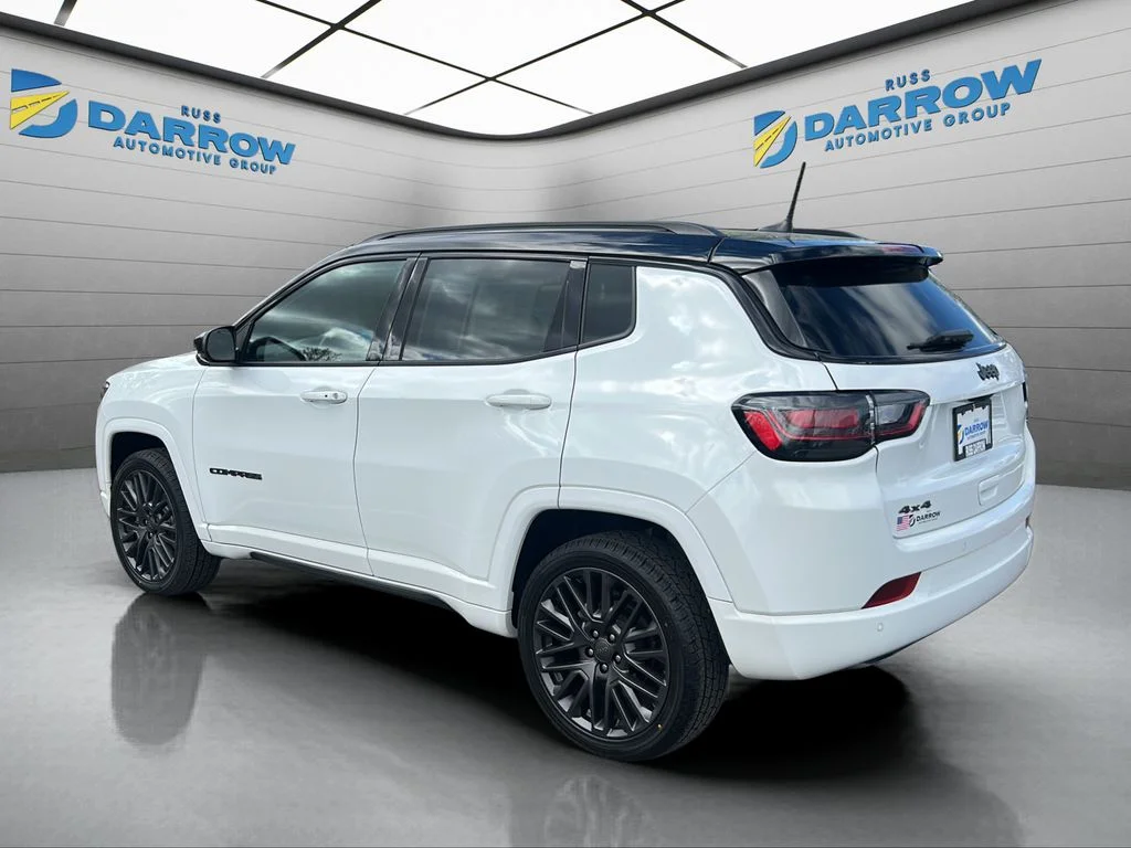 Used 2023 White Jeep Limited image 3