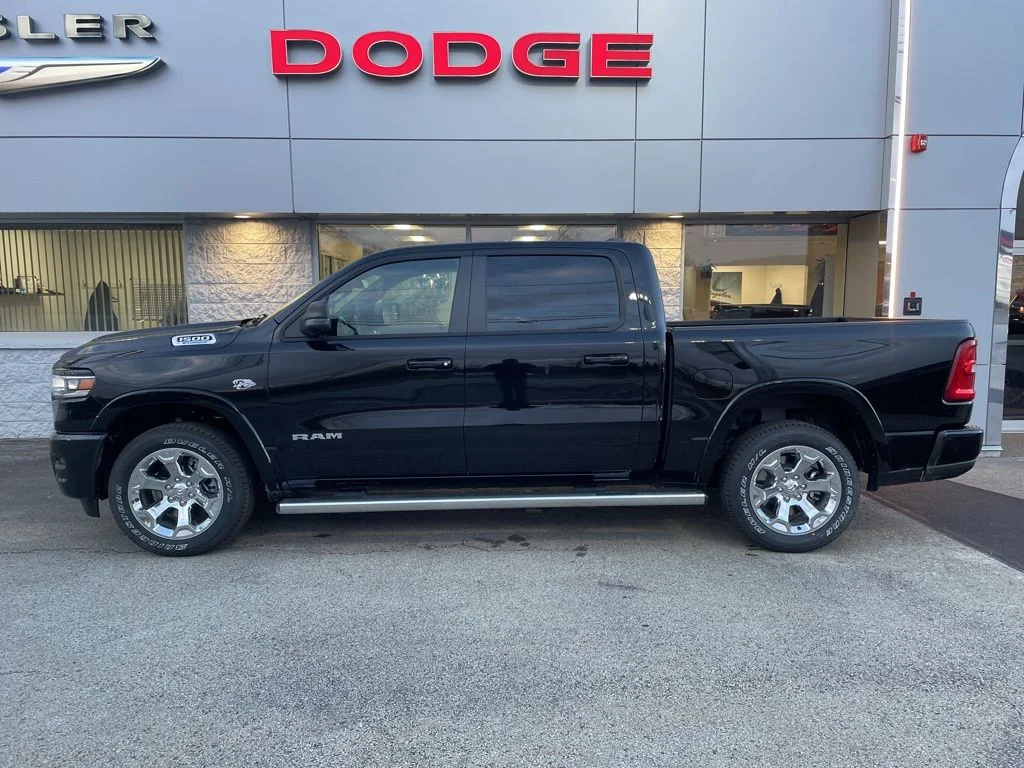 New 2026 Diamond Black Crystal Pearl-Coat Exterior Paint RAM Big Horn/Lone Star image 2