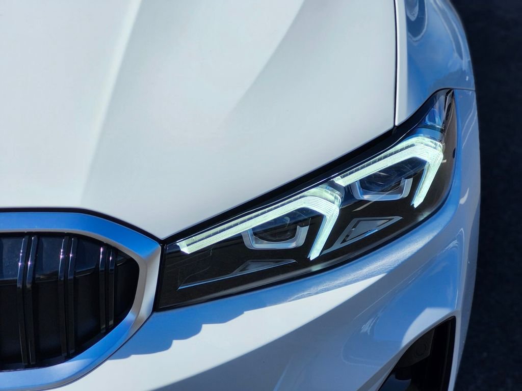 New 2026 White BMW 330i xDrive image 10