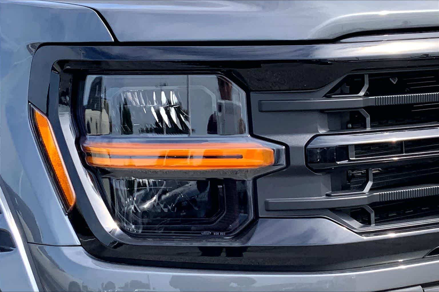 New 2026 Carbonized Gray Metallic Ford XLT image 10