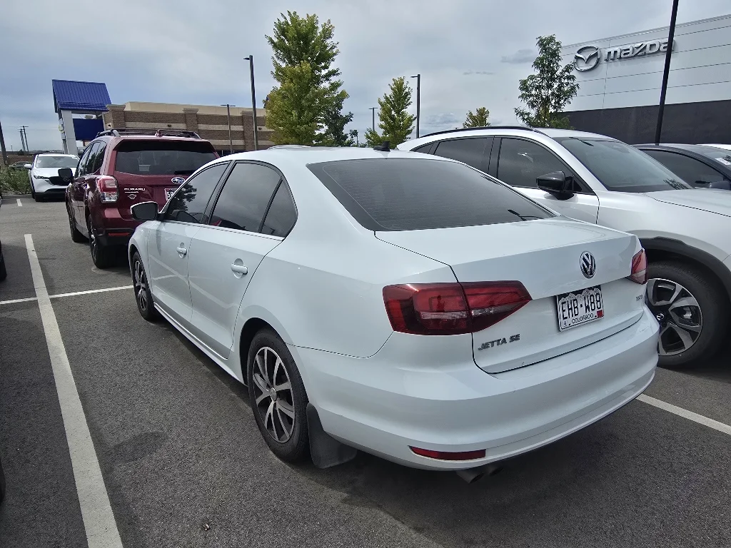 Used 2018 Pure White Volkswagen 1.4T SE image 3