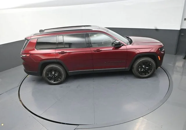 New 2026 Velvet Red Pearl-Coat Exterior Paint Jeep Altitude image 18