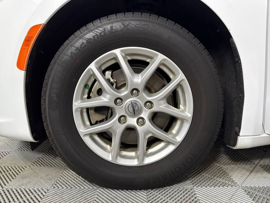2022 Chrysler Pacifica Touring L - Photo 19