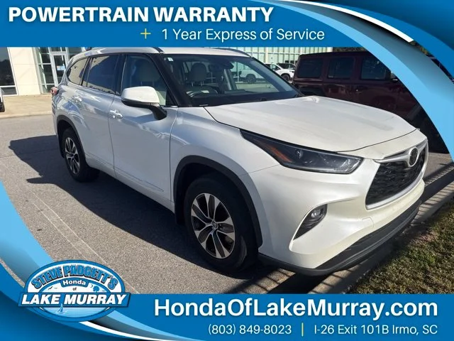 Used 2021 Blizzard Pearl Toyota XLE image 1