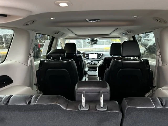 Used 2024 Black Chrysler Limited image 10