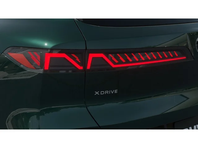 New 2027 Vancouver Green Metallic BMW  image 8