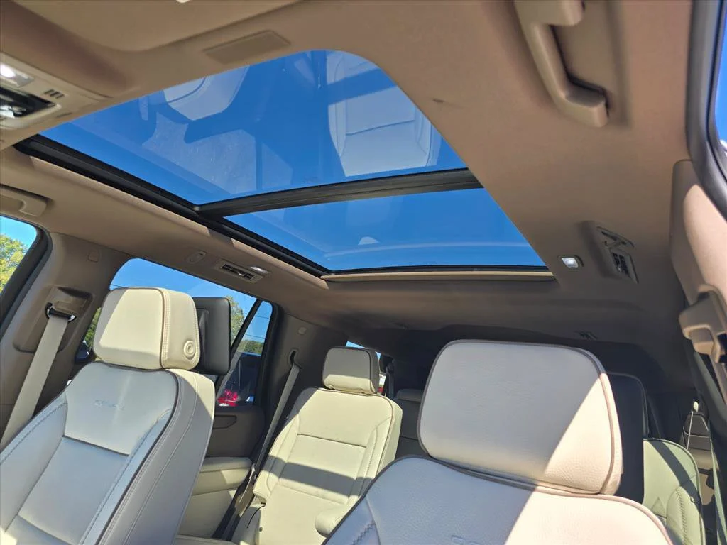 New 2027 Glacier White Tricoat GMC Denali image 12