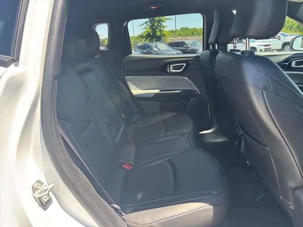 Used 2025 White Jeep Limited image 13