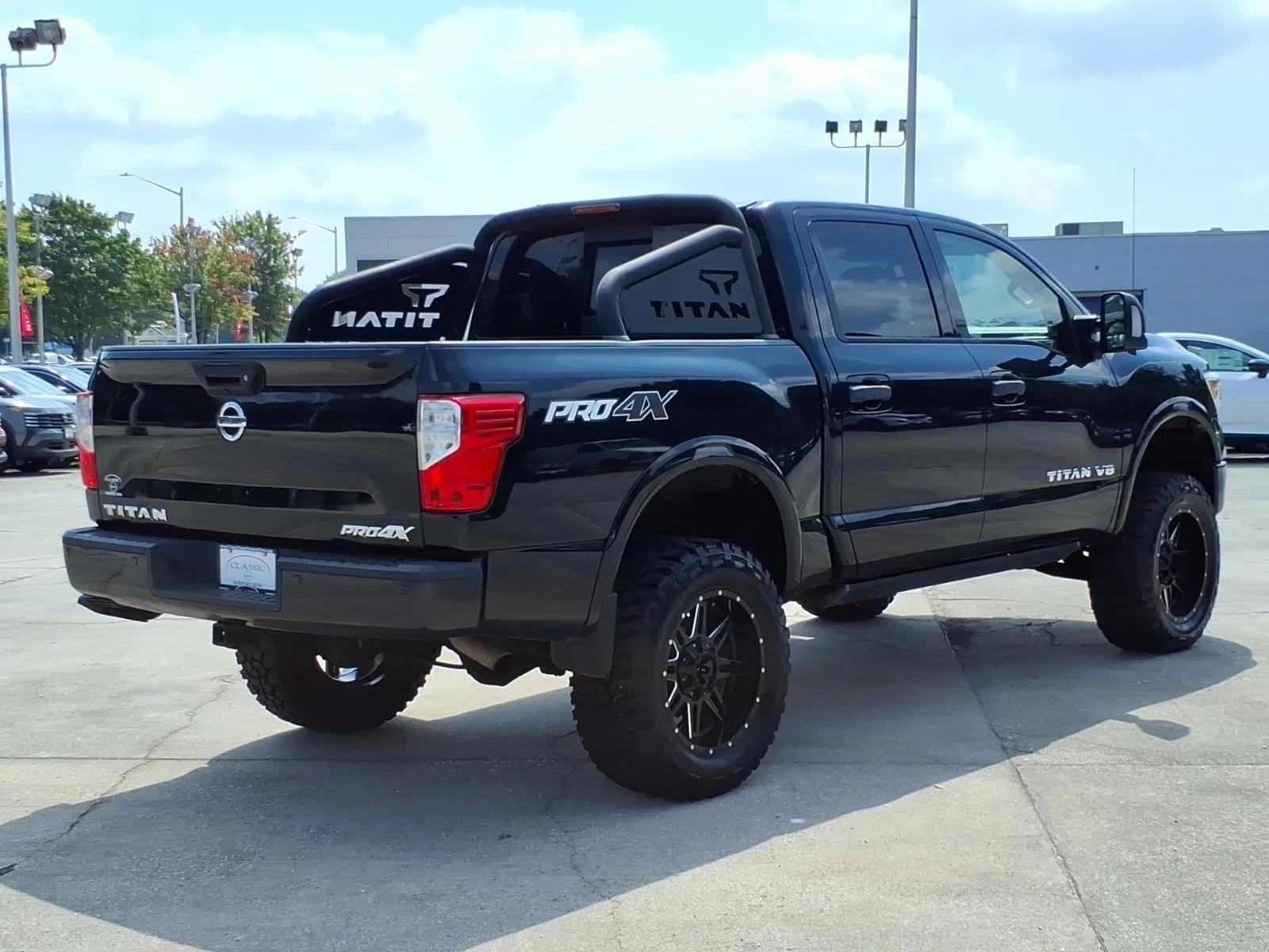 Used 2019 Magnetic Black Metallic Nissan PRO-4X image 7