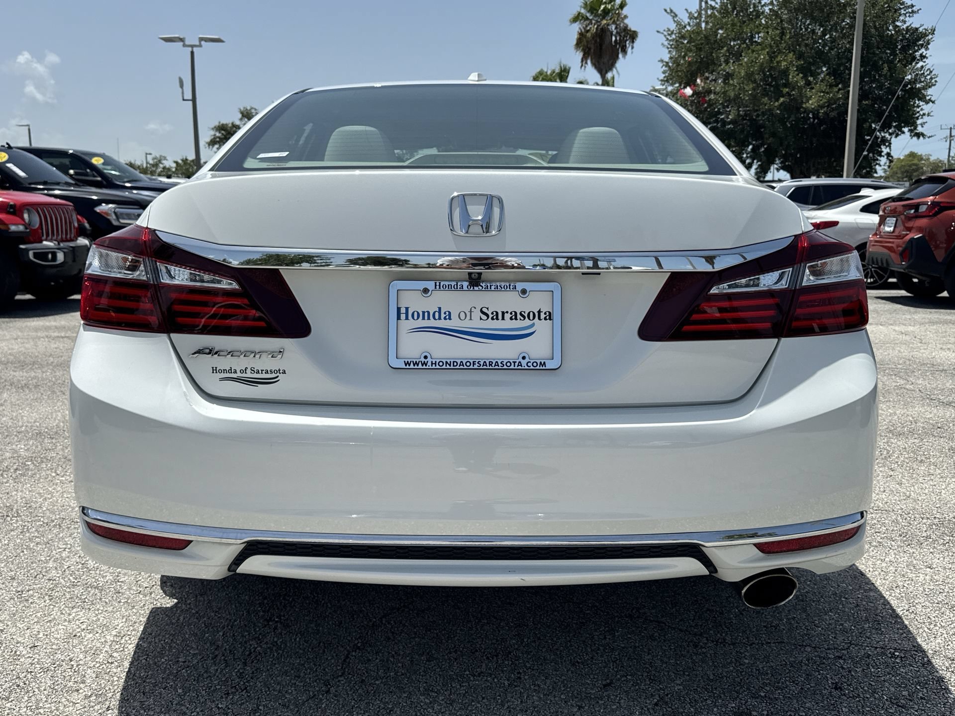 Used 2017 White Honda EX image 7