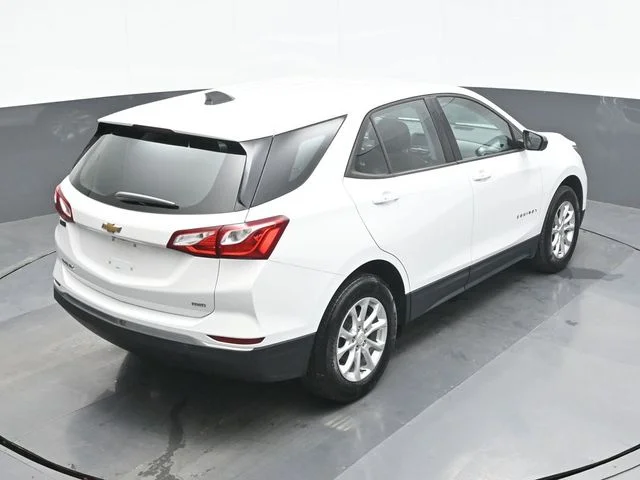 Used 2018 White Chevrolet LS image 17