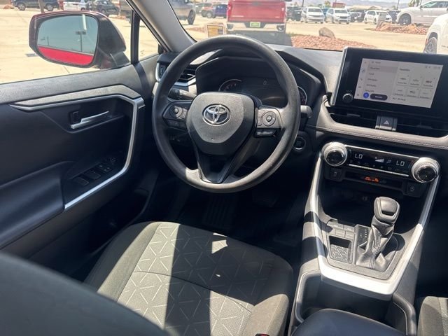 2023 Toyota RAV4 XLE - Photo 16