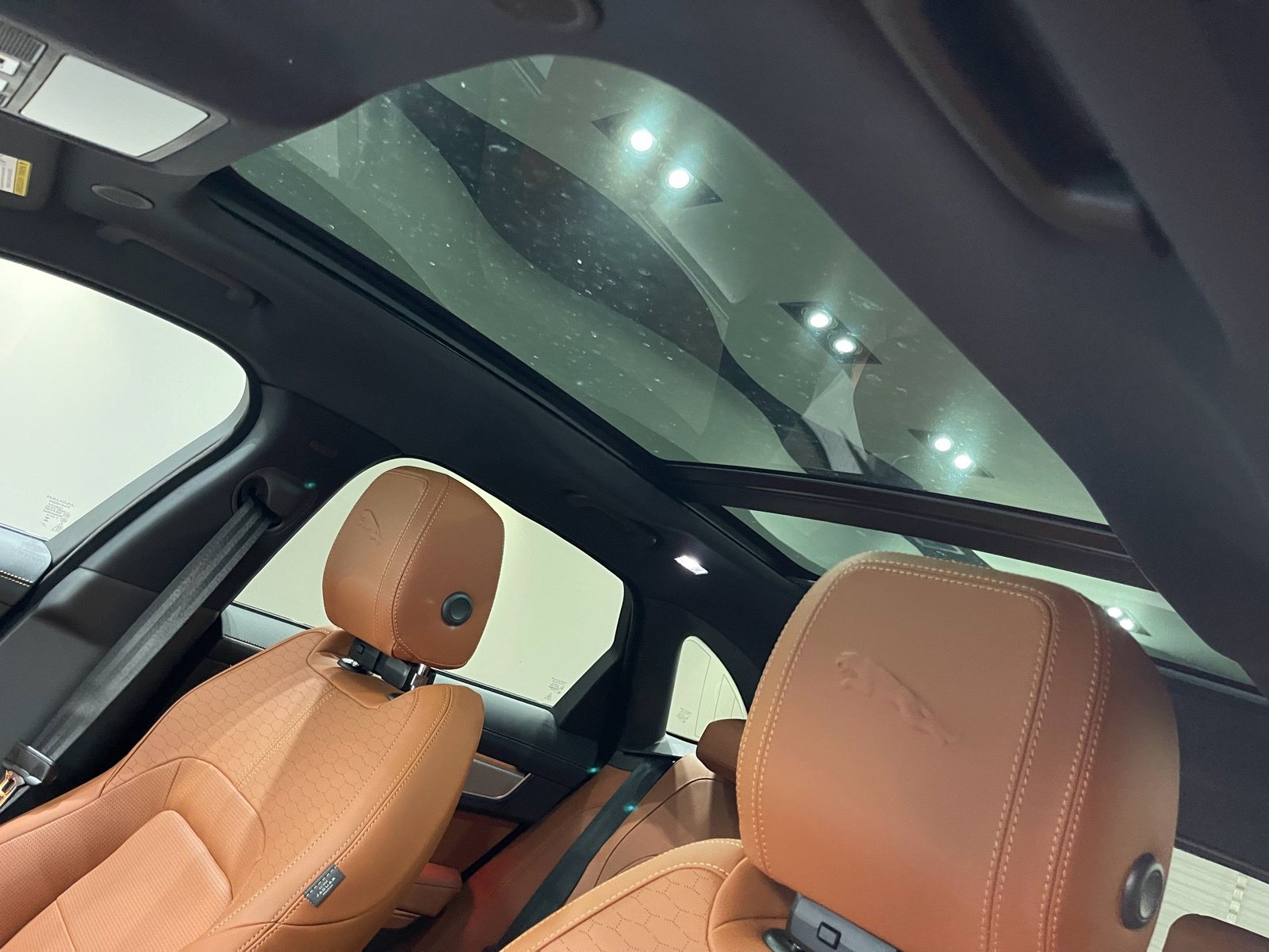 2026 Jaguar F-Pace R-Dynamic S - Photo 9