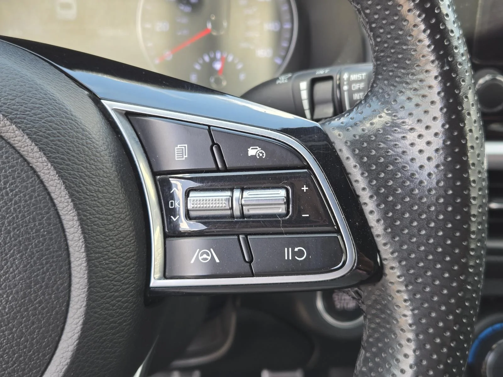Used 2023 Aurora Black Kia GT-Line IVT image 18