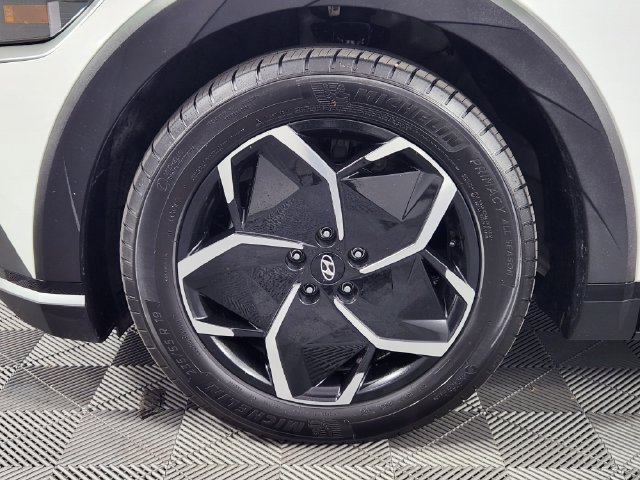 Certified Used 2024 White Hyundai SEL image 20