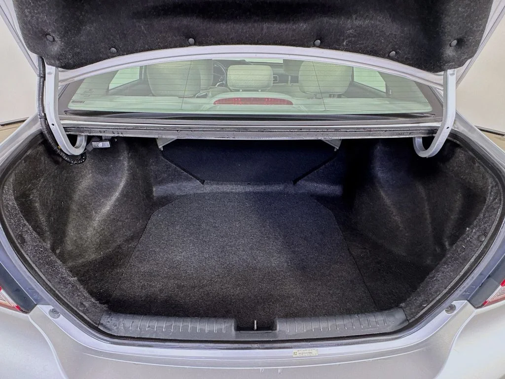 Used 2013 Silver Honda LX image 29
