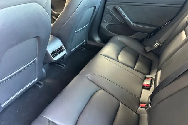 Used 2022  Tesla Performance image 15