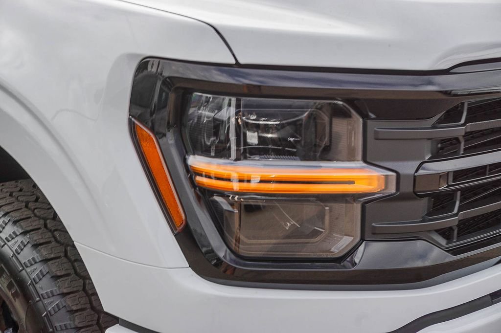 New 2026 Oxford White Ford XLT image 10