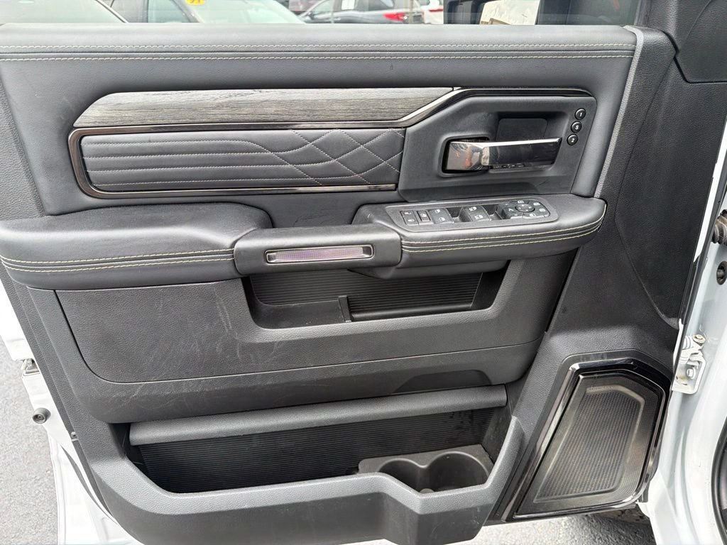 Used 2025 White Ram Limited image 9
